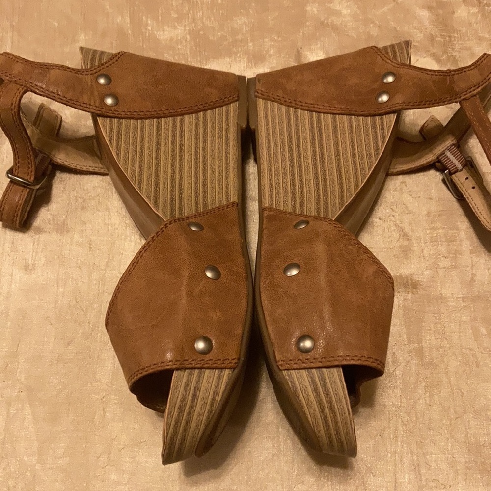Lucky Brand Marshha Brown Stud Wedge Sandal - Picture 3 of 5